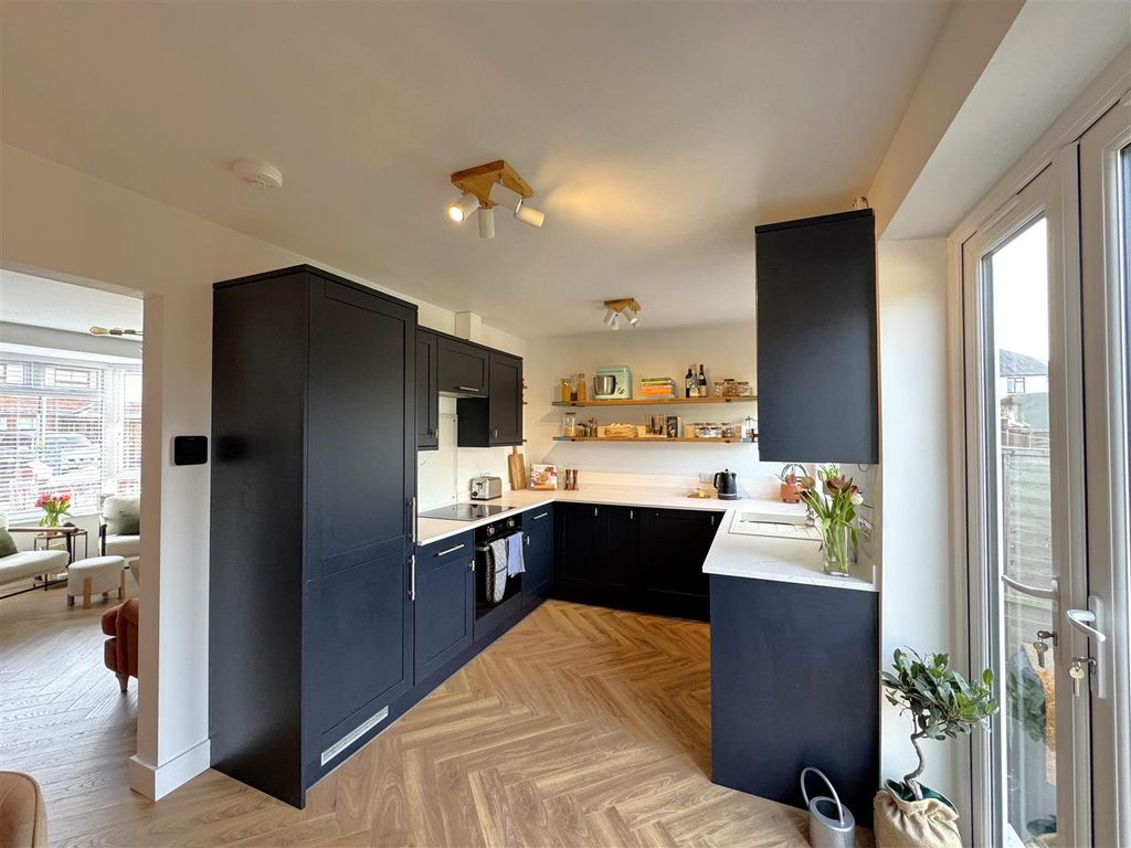 Property photo 1 of 12 5.Jpeg