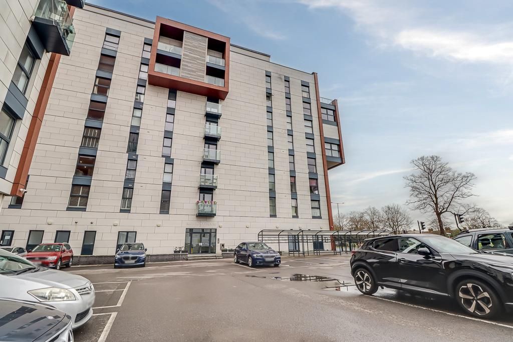 Property photo 1 of 11 Parking