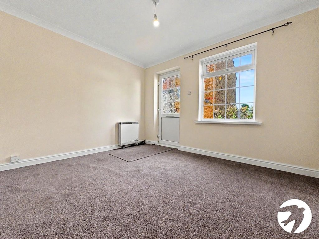 Property photo 2 of 15 Picture No. 10