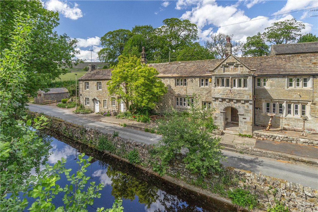 Property photo 1 of 31 The Manor House