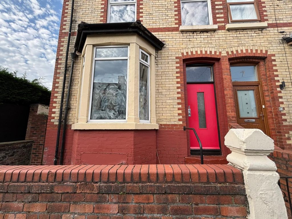 Property photo 1 of 12