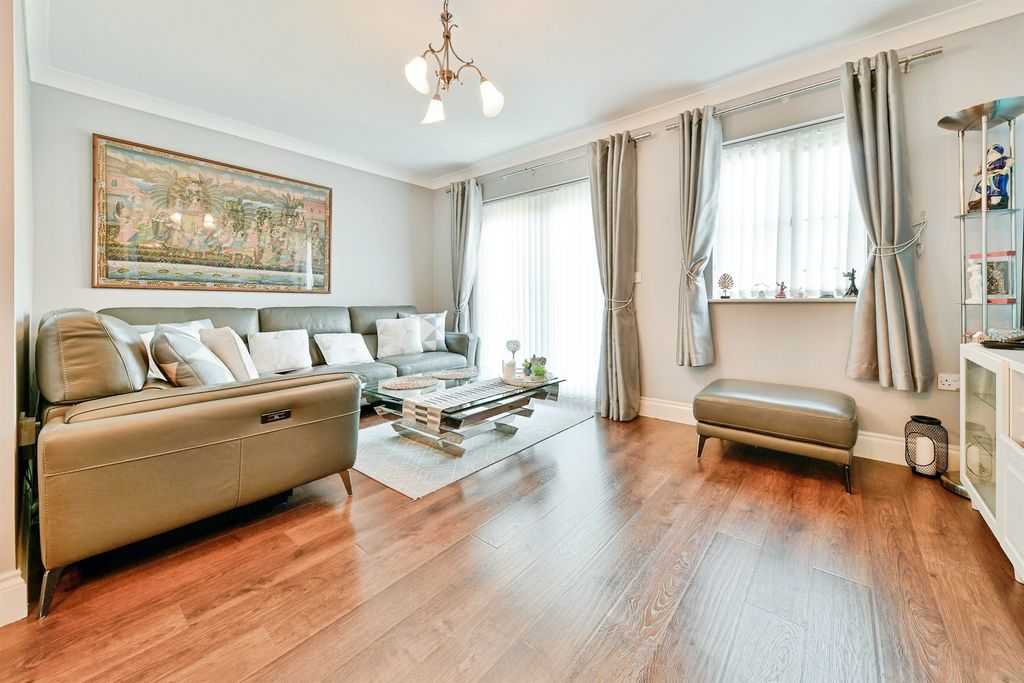 Property photo 2 of 14