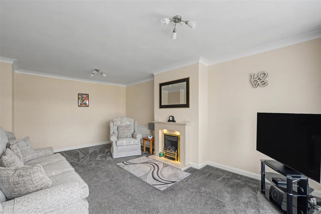 Property photo 3 of 25 Lounge_1.Jpeg