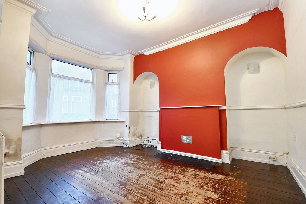 Property photo 2 of 10