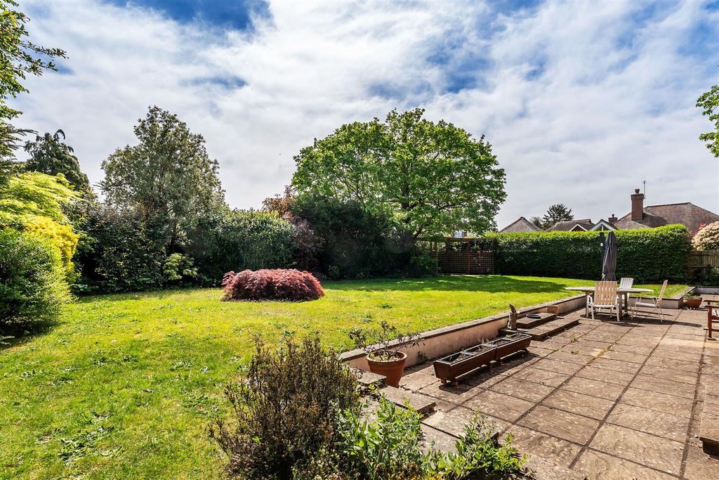 Property photo 2 of 29 6-Aston-Close-21.Jpg