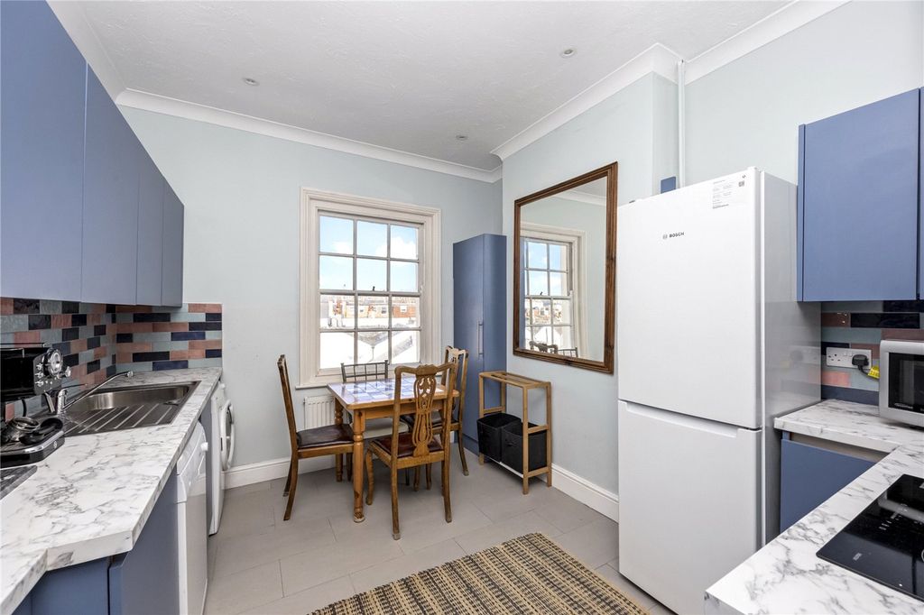 Additional image 6 of 2 bed flat to rentMedina Villas, Hove, East Sussex BN3