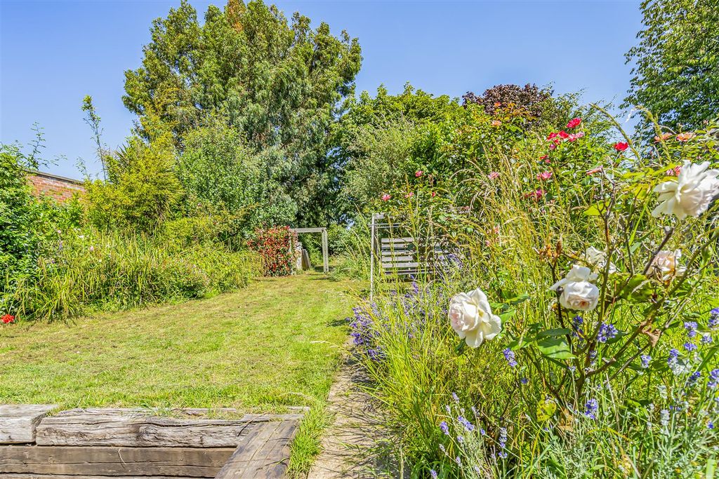Property photo 3 of 16 Main Road, Southbourne-Porticomarketing-Nexa-23.Jp