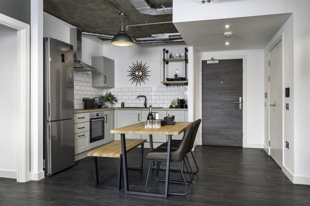 Property photo 2 of 13 6.Jpg