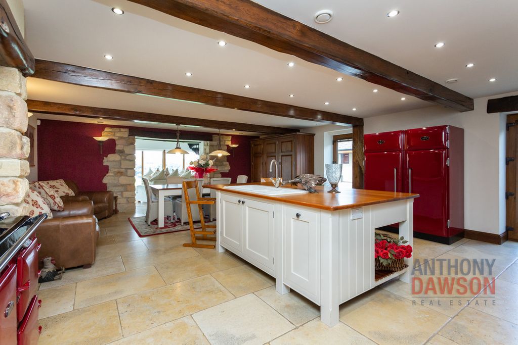 Property photo 1 of 31