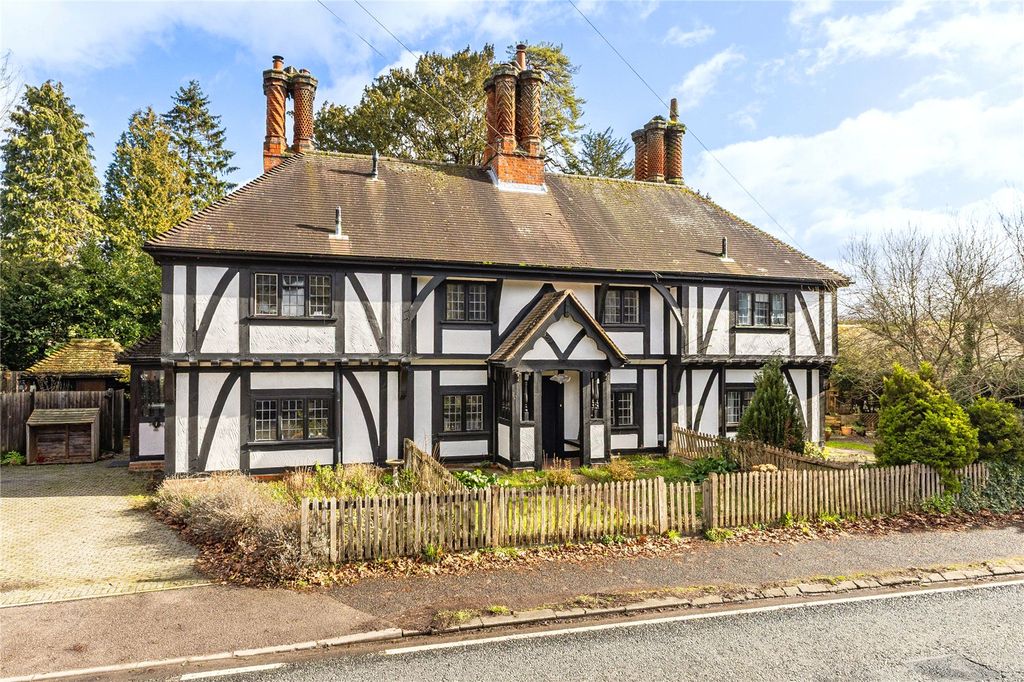 Property photo 1 of 10 Tudor Cottages