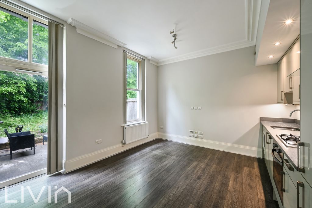 Property photo 2 of 11 2