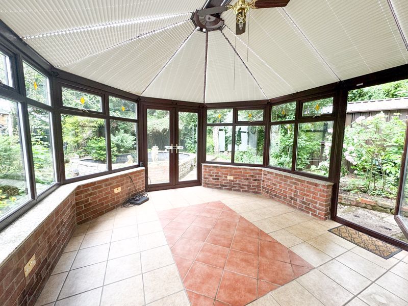 Property photo 3 of 22 Conservatory