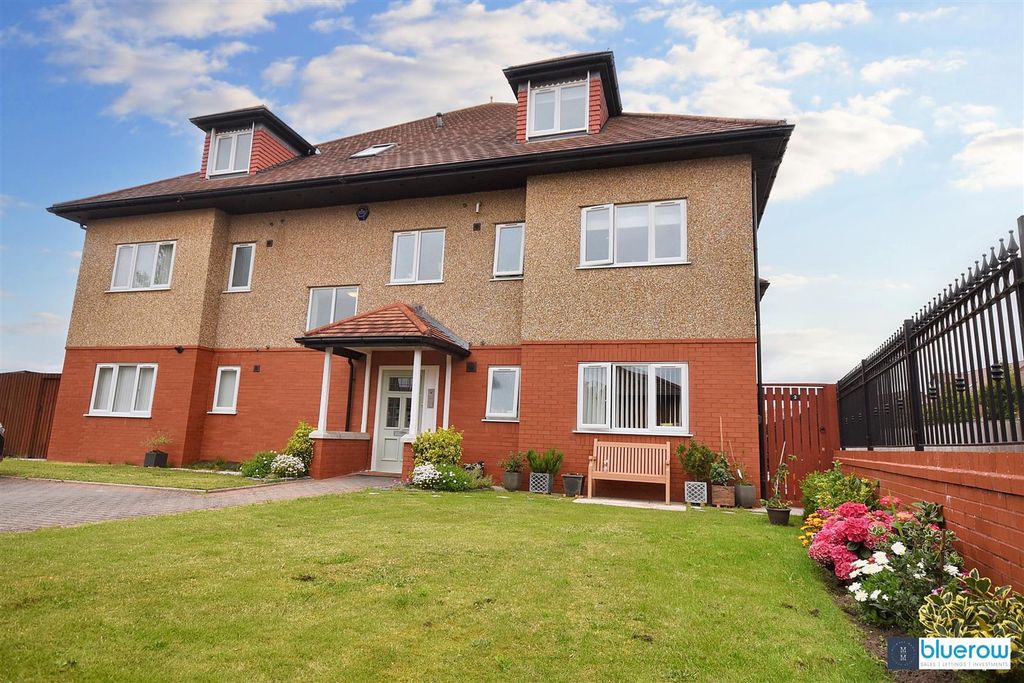 Property photo 1 of 21 Front External.Jpg