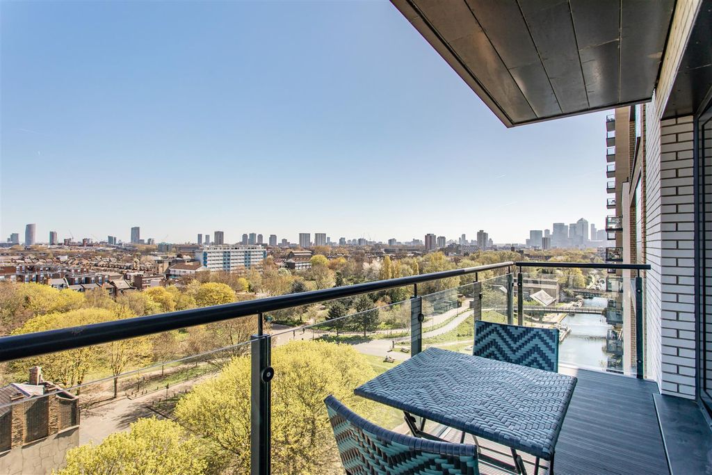 Property photo 1 of 14 Balcony