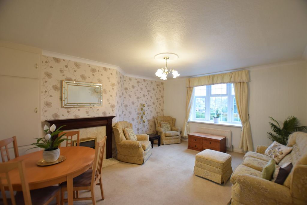 Property photo 2 of 7 Living Room