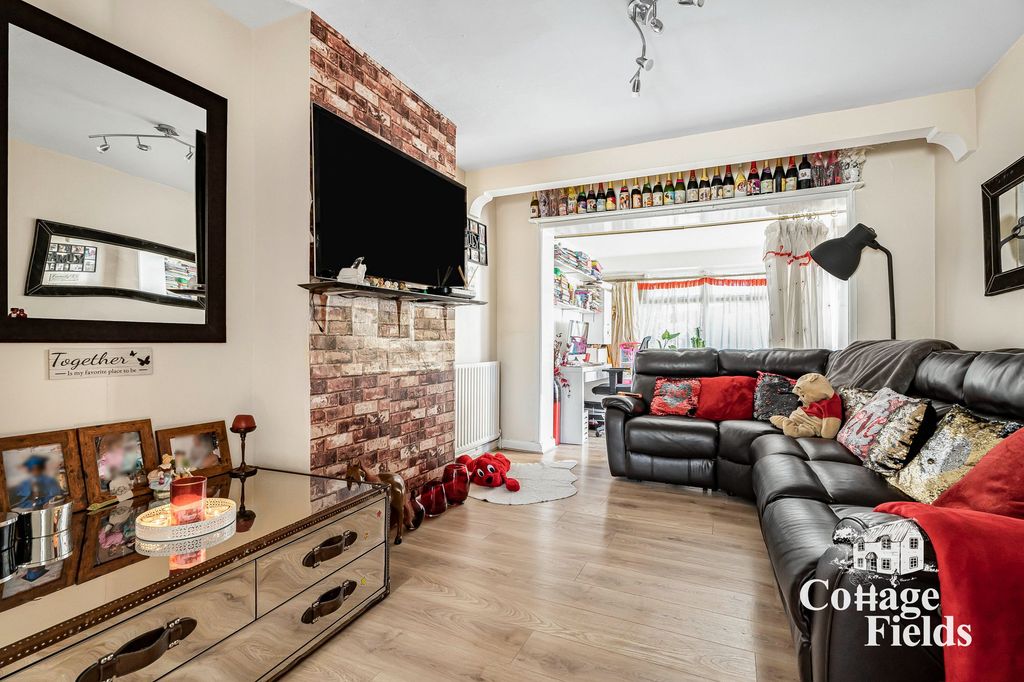 Property photo 2 of 31