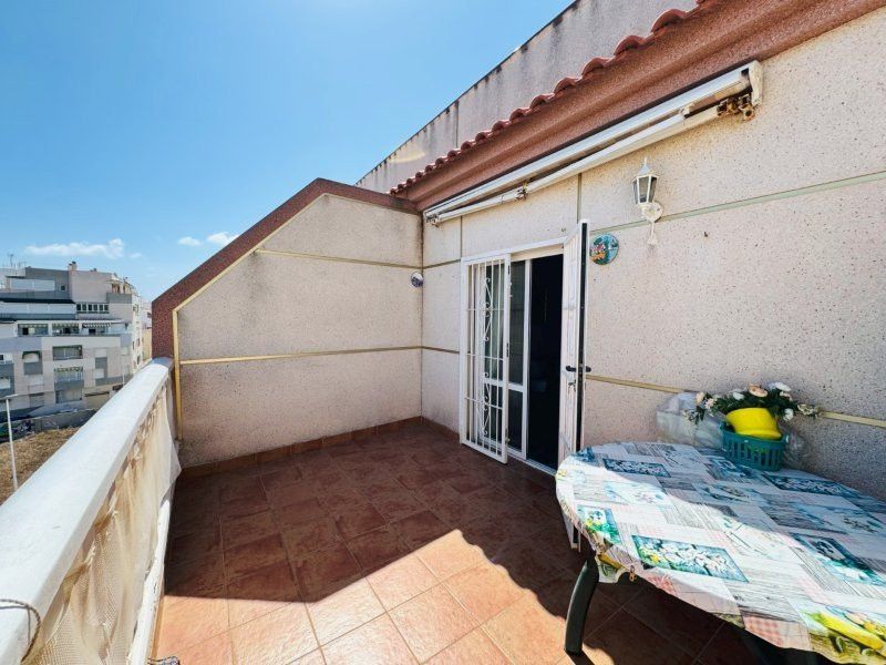 Property photo 2 of 25