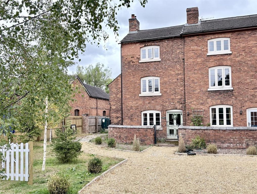 Property photo 2 of 20