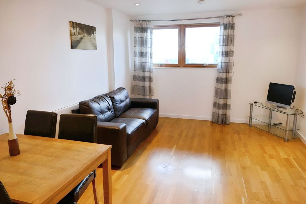 Property photo 3 of 7 Picture No. 15