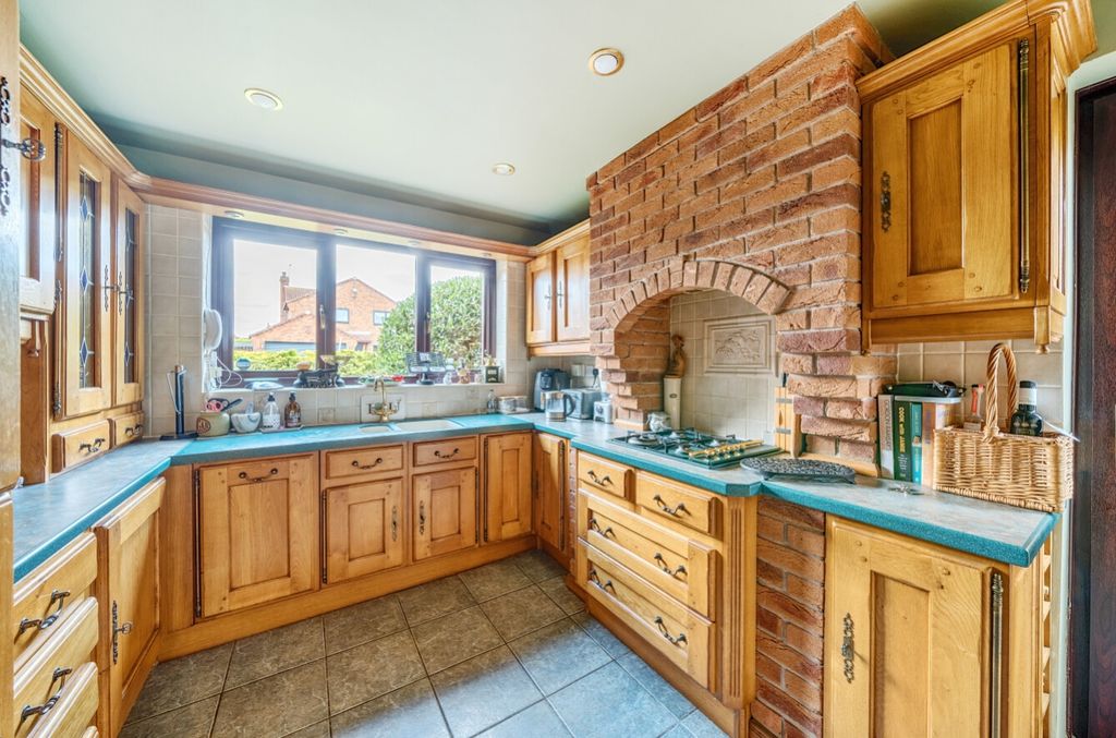 Property photo 3 of 17 1177803 (5)