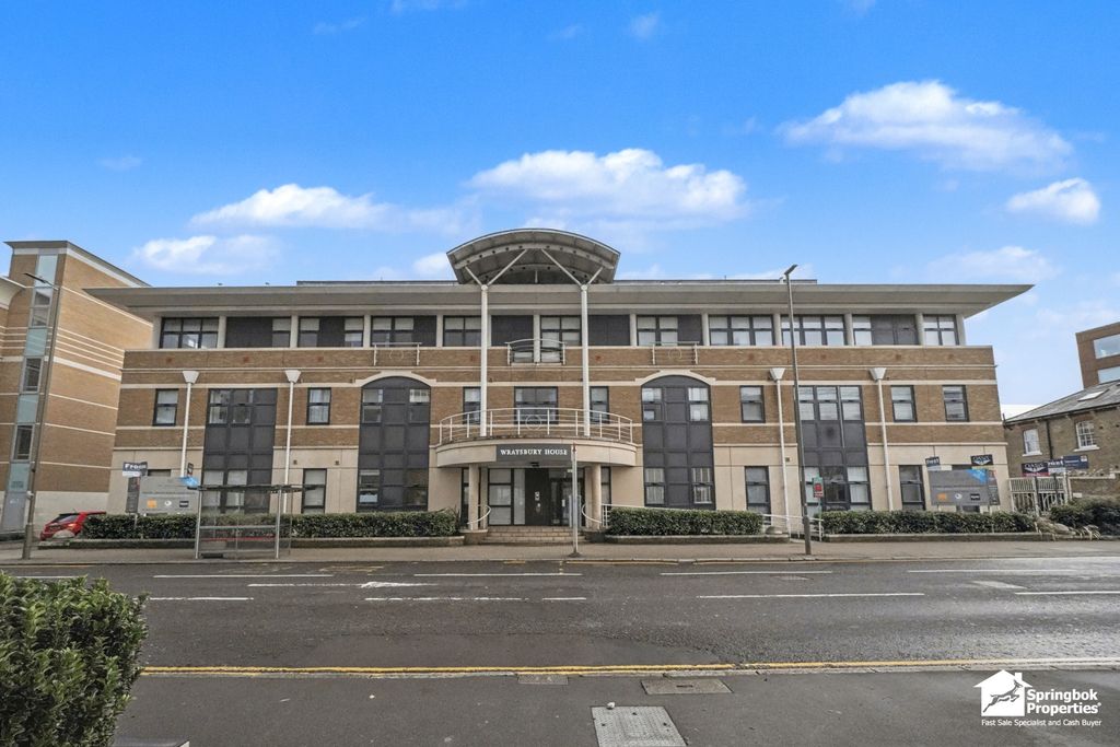 Property photo 1 of 11 Front View