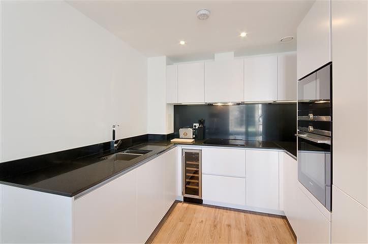 Property photo 2 of 10 Kitchen