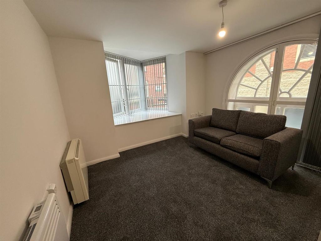 Property photo 2 of 5 Livingroom.Jpeg