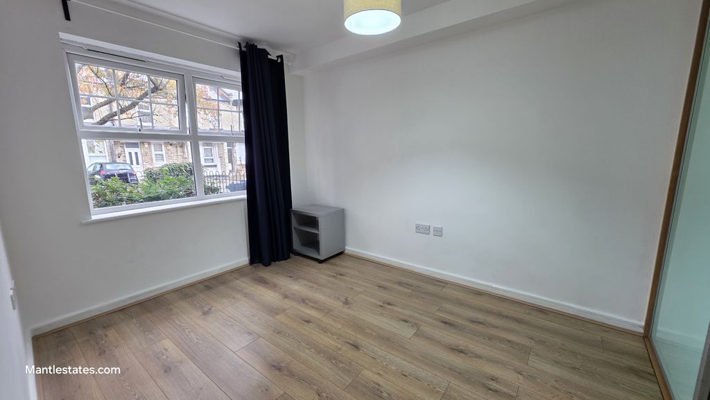 Property photo 3 of 11 Bedroom 1