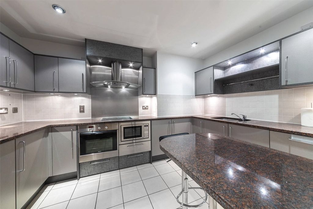 Property photo 3 of 16 Picture No. 23