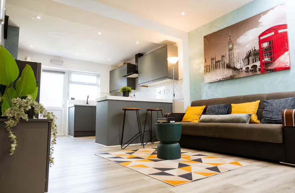 Property photo 2 of 20 Aa122Ec0-1820-4040-8475-2E3Aa87247A3