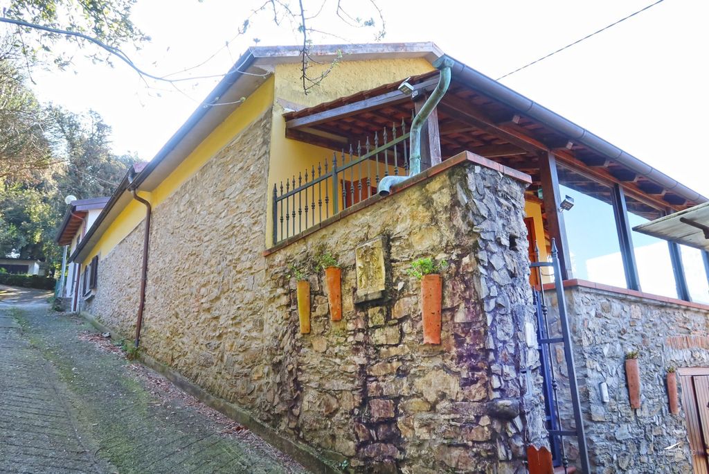 Property photo 1 of 33