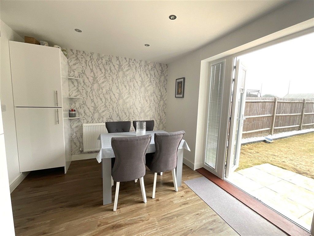 Property photo 3 of 7 Dining Area