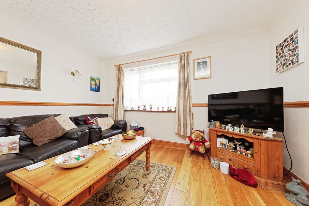 Property photo 3 of 17 Photo