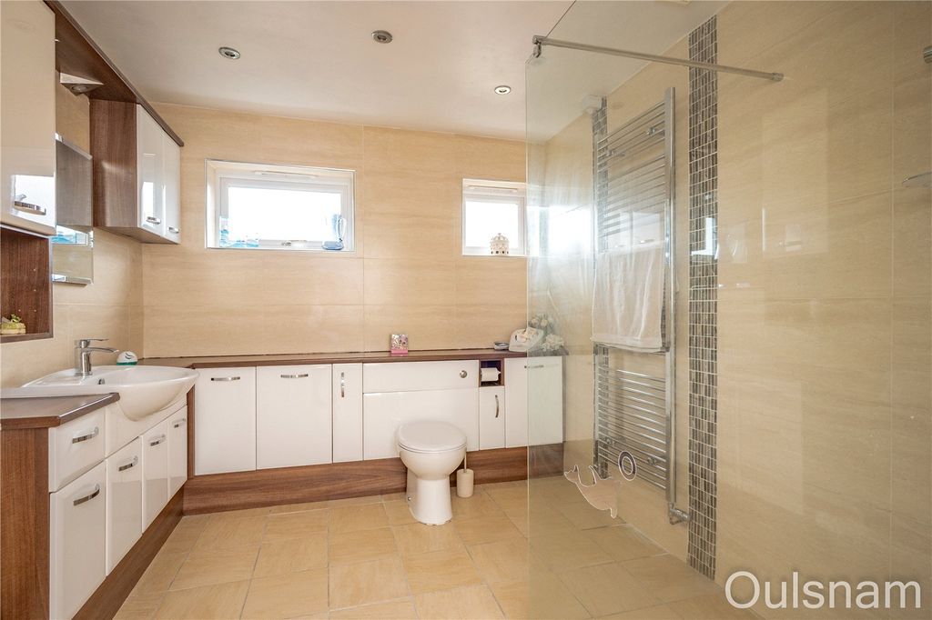 Property photo 3 of 25 Picture No. 01