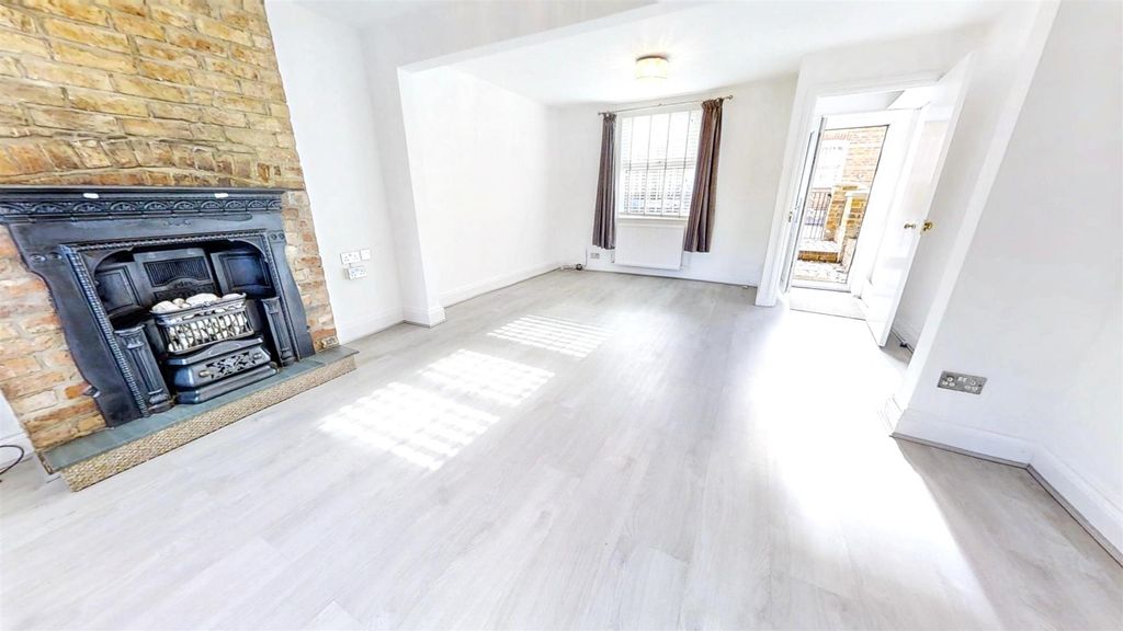 Property photo 3 of 20 10232025_101504.Jpeg