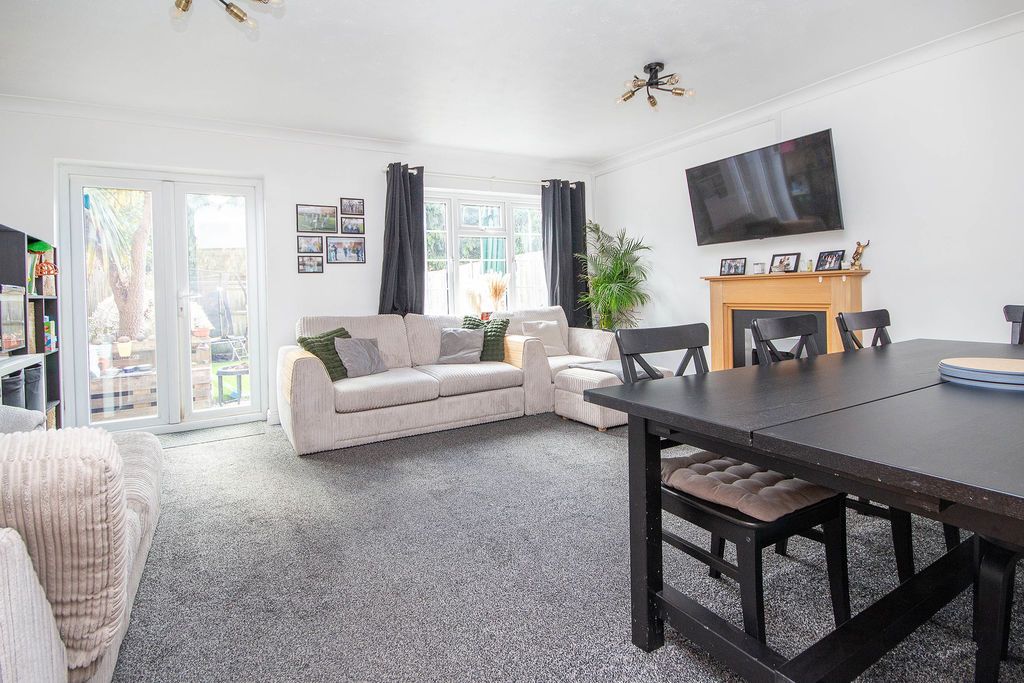 Property photo 3 of 14 Lounge-Diner