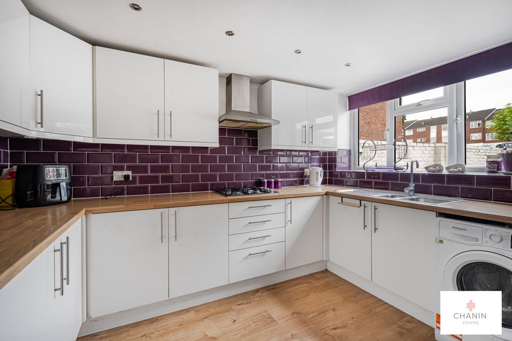 Property photo 3 of 16 11_58087_Watermarked