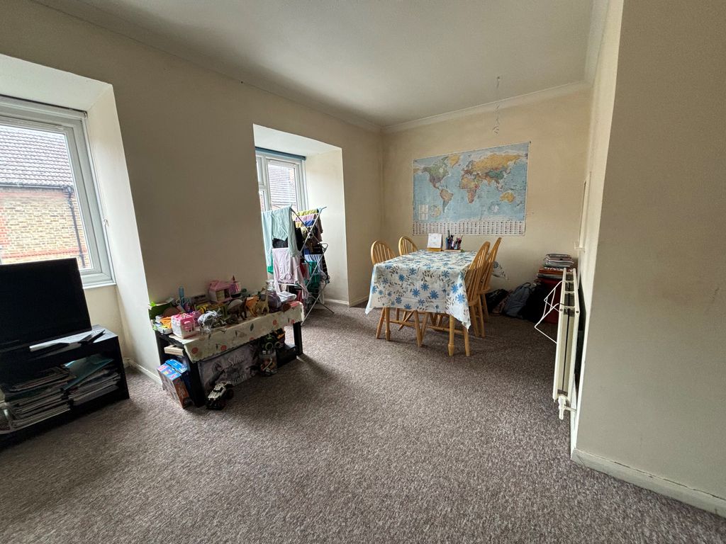 Property photo 2 of 8 Dining Room