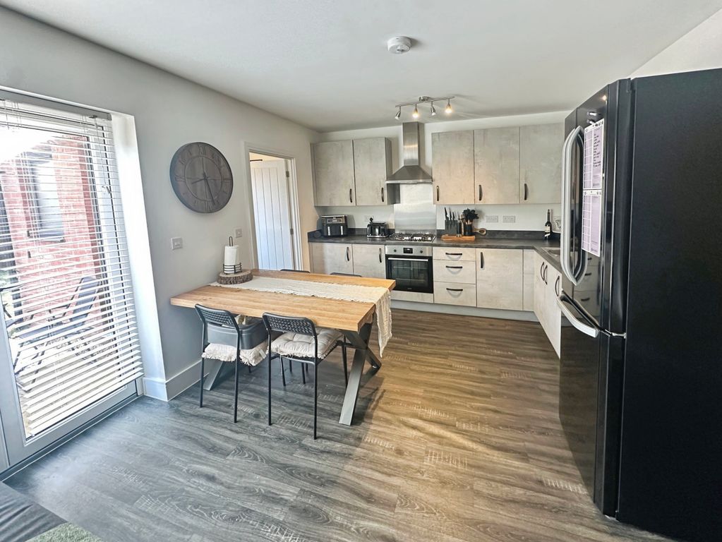 Property photo 1 of 16 Kitchen/Diner