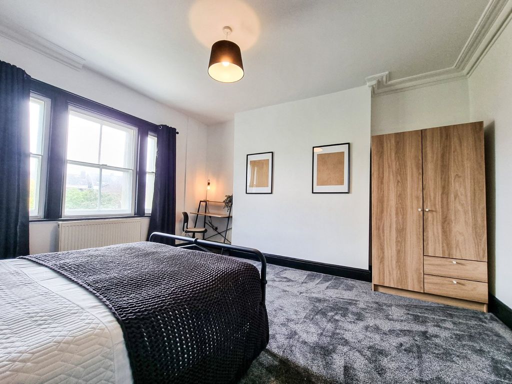 Property photo 3 of 21 Bedroom 4