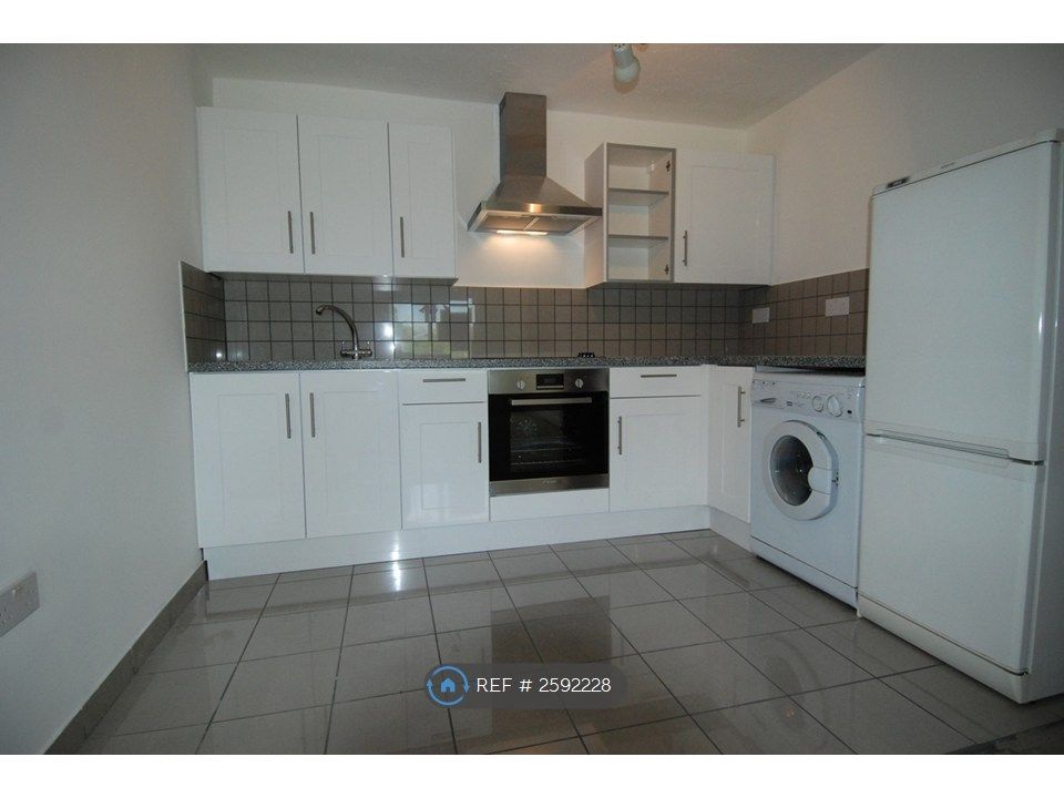 Property photo 1 of 6 Kitchen