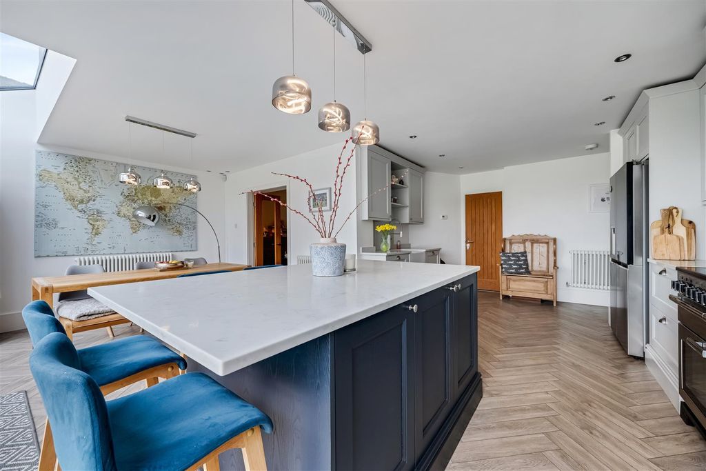 Property photo 1 of 46