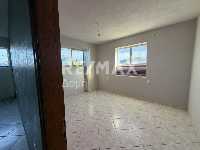 Property photo 2 of 34