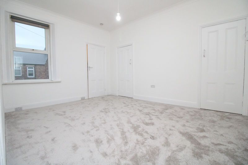 Property photo 3 of 10 Lounge