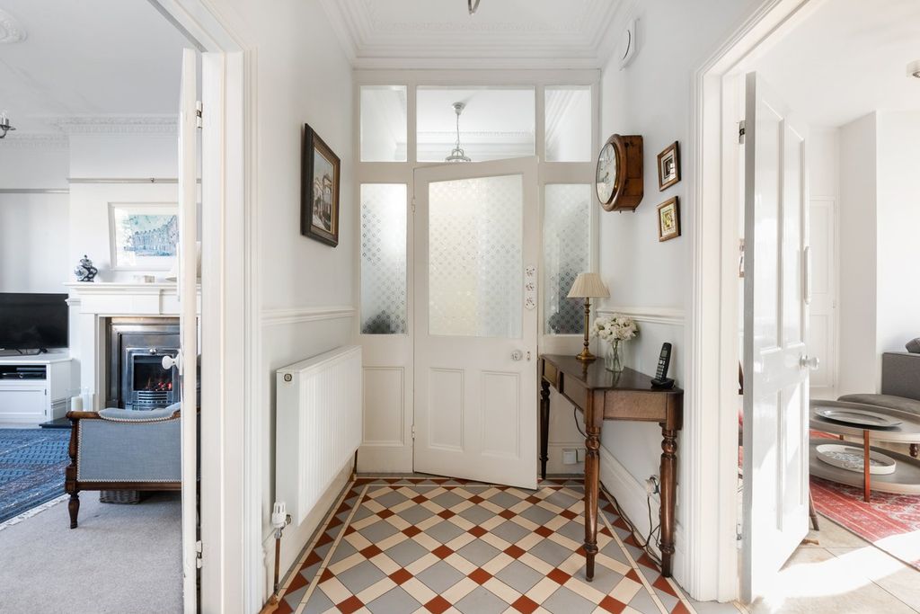 Property photo 2 of 13