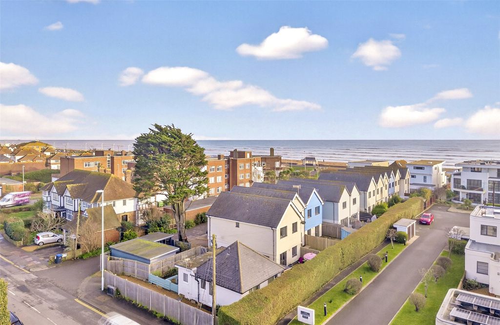 Property photo 3 of 22 Picture No. 27