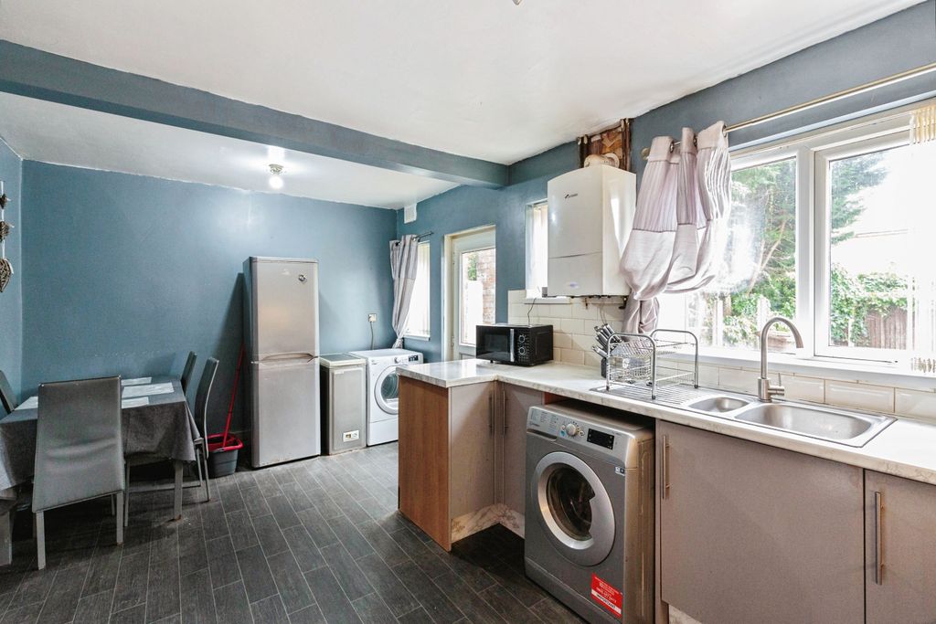Property photo 3 of 15