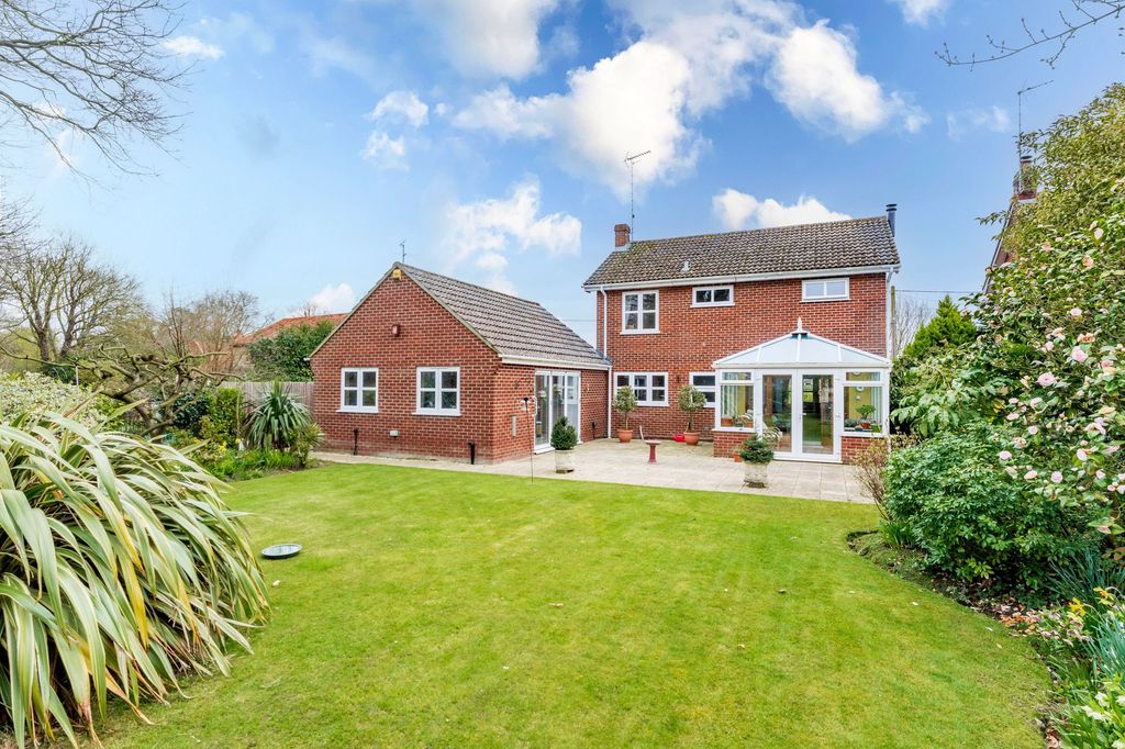 Property photo 2 of 23