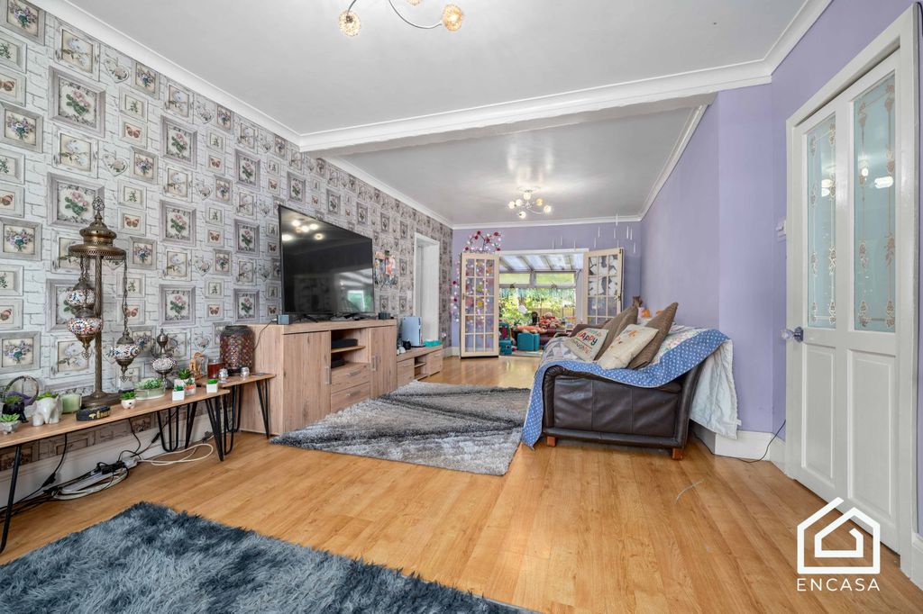 Property photo 2 of 24