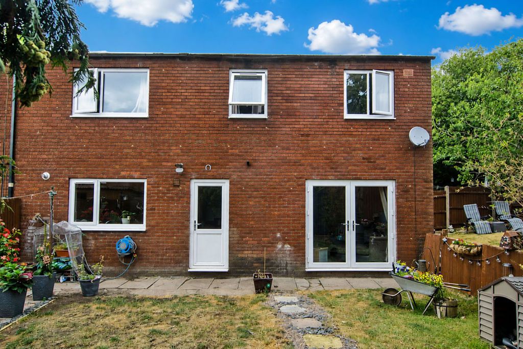 Property photo 1 of 18 Photo 15